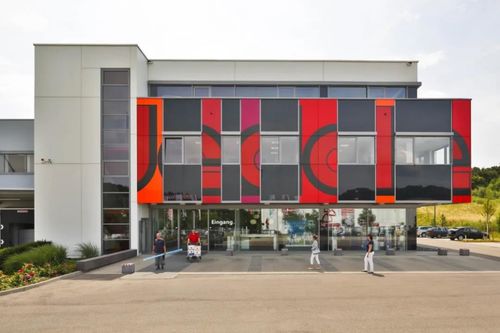 瞧 德愛威乳膠漆造了一個 紅樓 夢